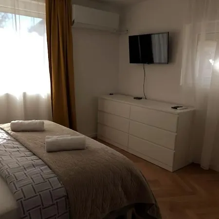 Airport Stefan Apartment Belgrad